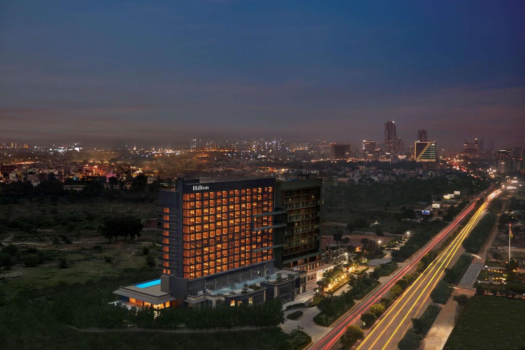 Hilton Gurugram Baani City Centre Gurgaon Exteriör bild