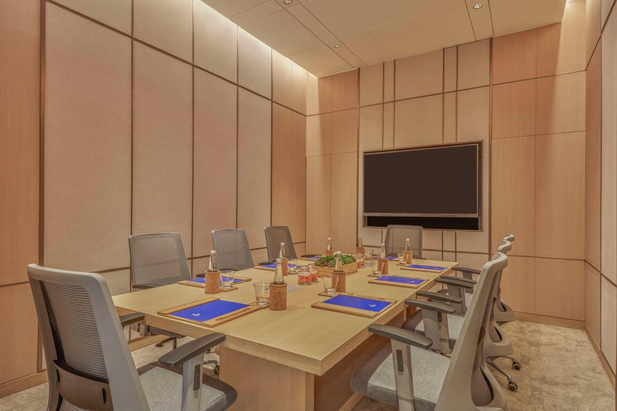 Hilton Gurugram Baani City Centre Gurgaon Exteriör bild