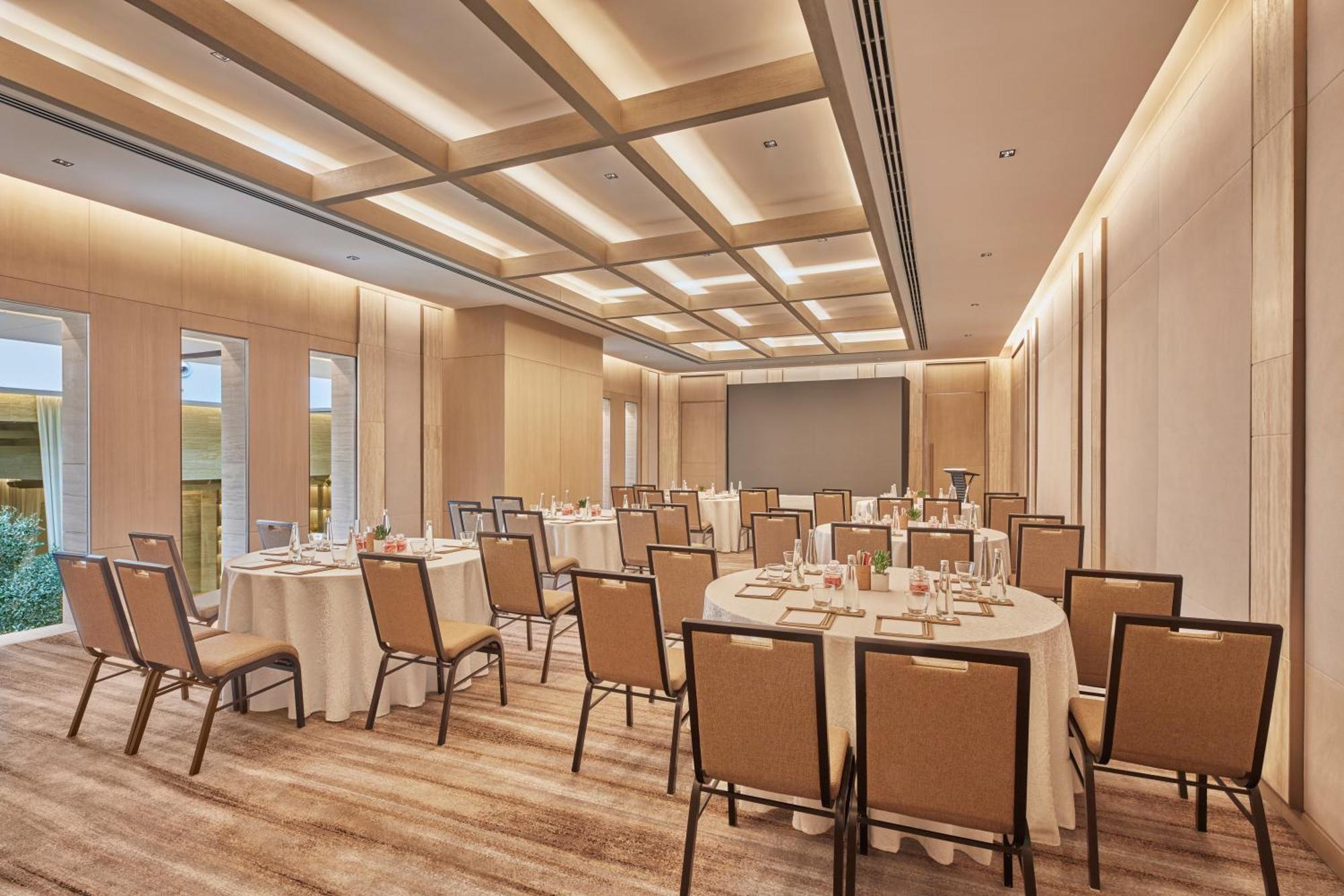 Hilton Gurugram Baani City Centre Gurgaon Exteriör bild