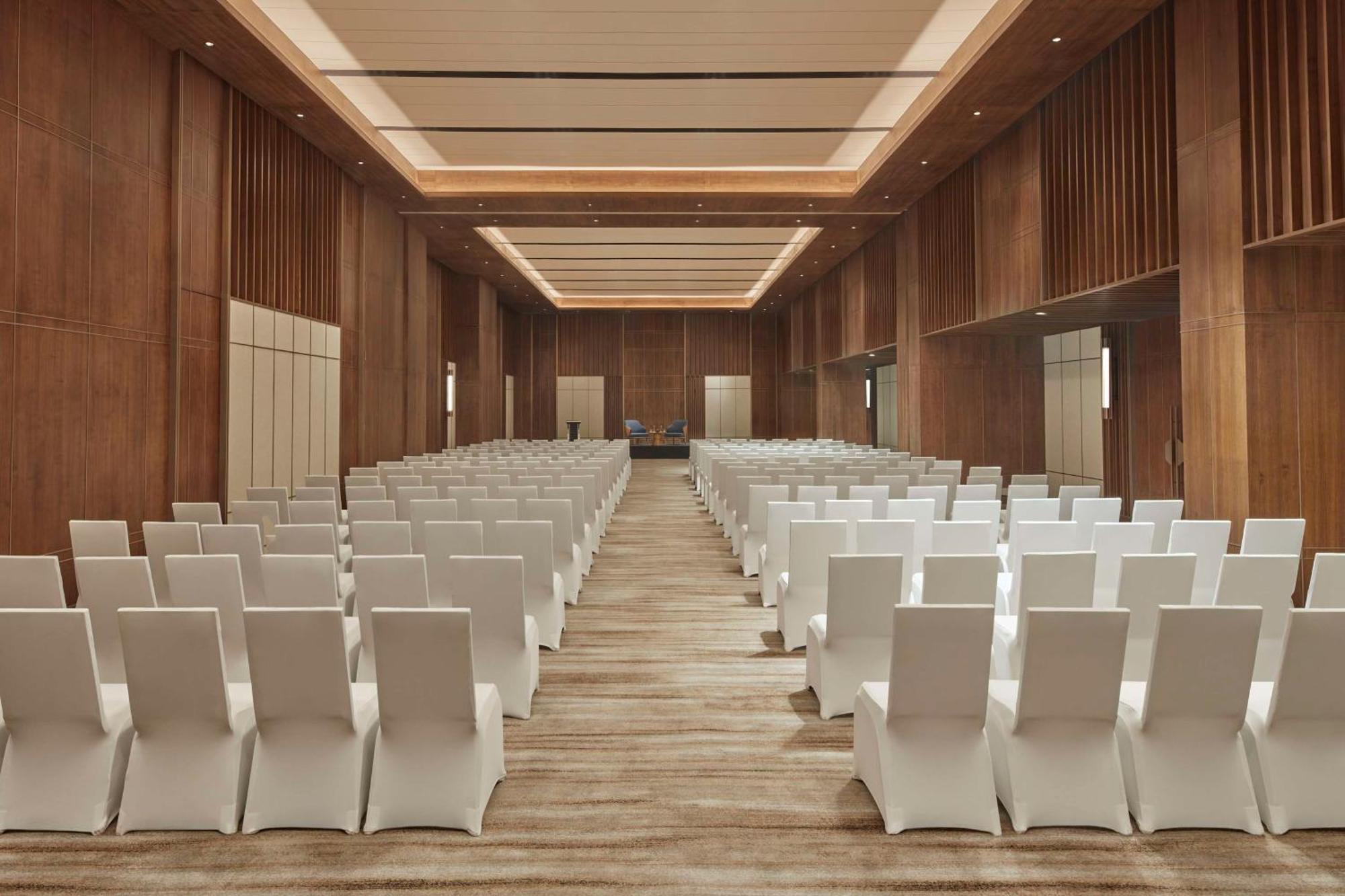 Hilton Gurugram Baani City Centre Gurgaon Exteriör bild