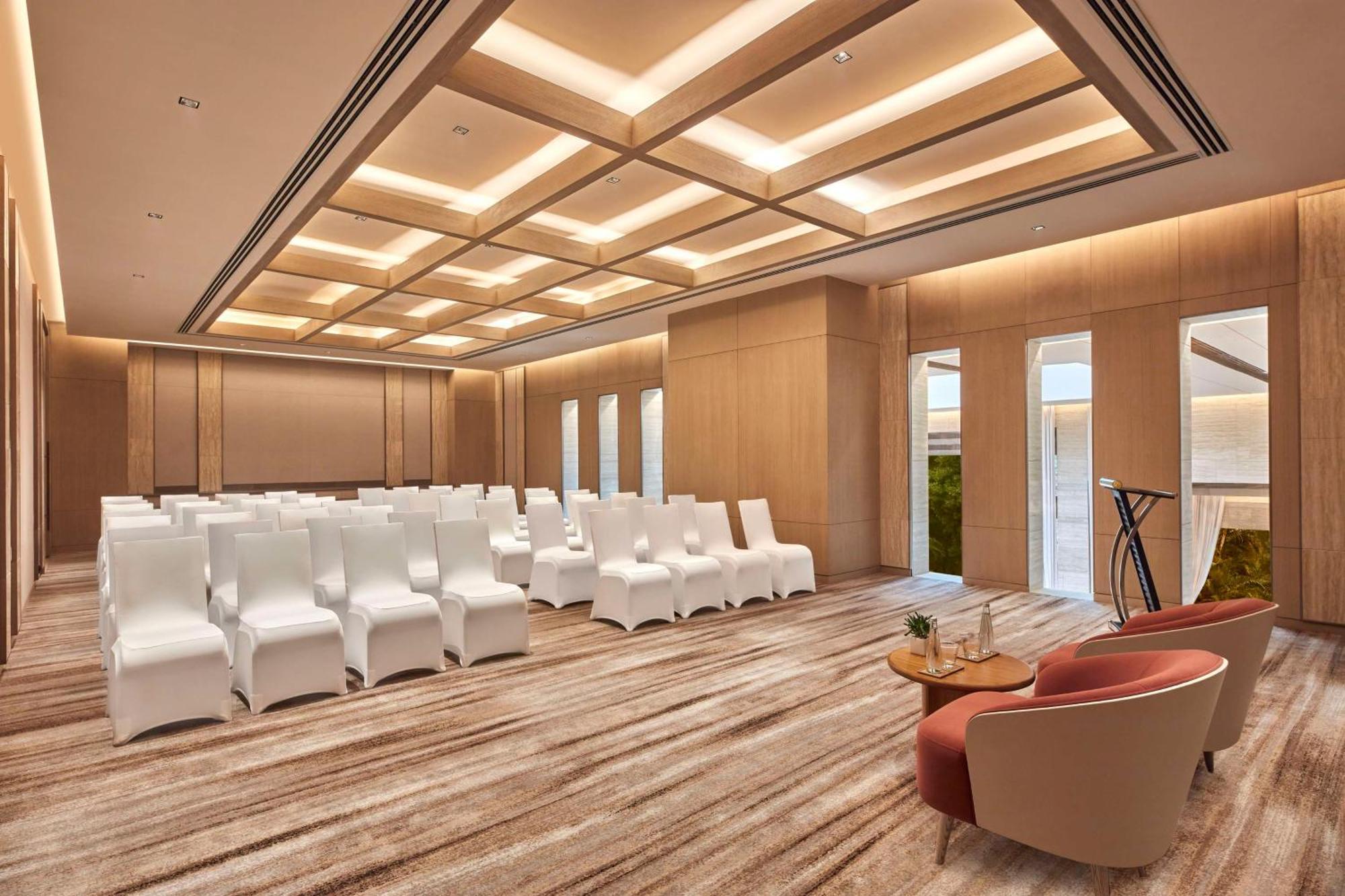 Hilton Gurugram Baani City Centre Gurgaon Exteriör bild