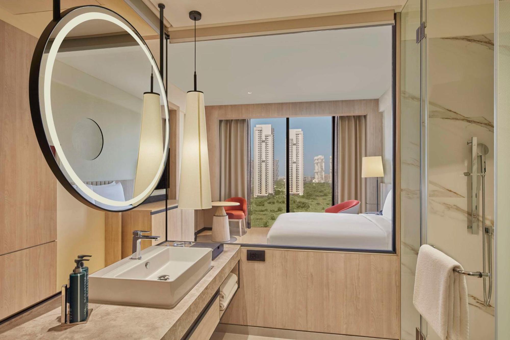 Hilton Gurugram Baani City Centre Gurgaon Exteriör bild